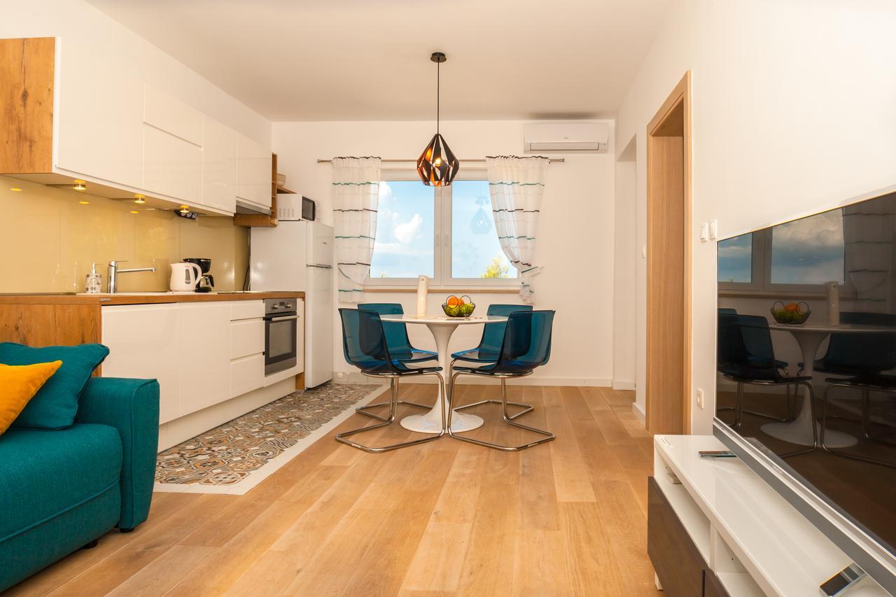 Apartments Mistral Bol Exterior photo