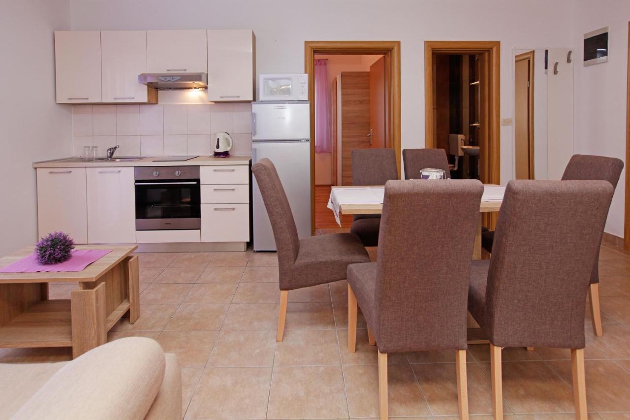 Apartments Mistral Bol Exterior photo