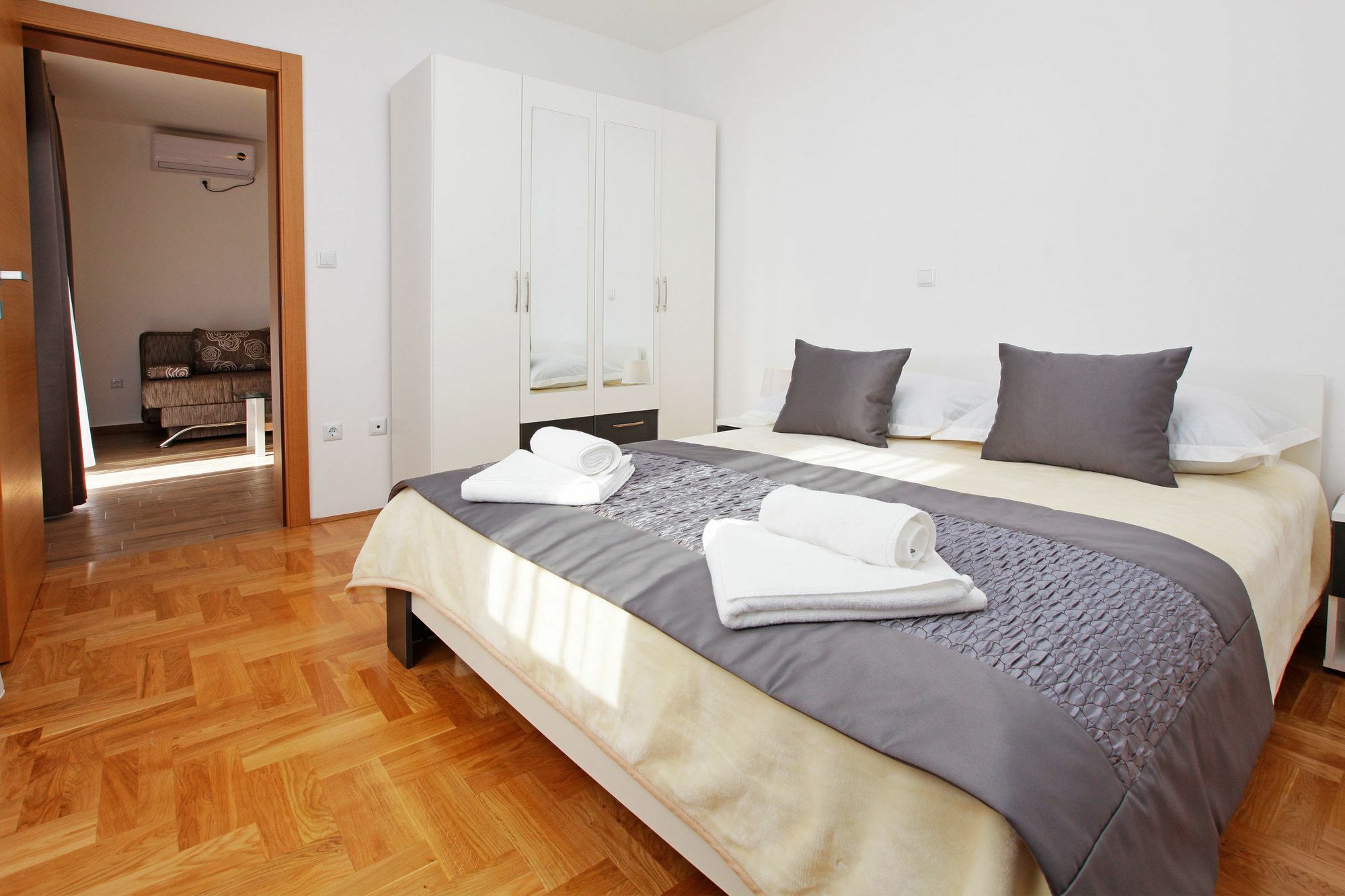 Apartments Mistral Bol Exterior photo