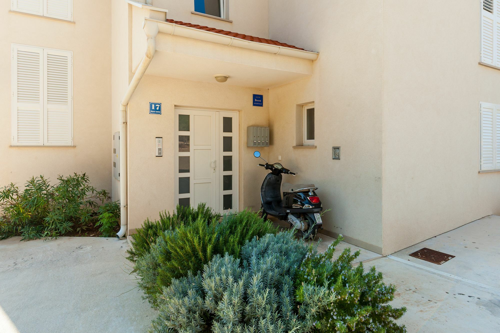 Apartments Mistral Bol Exterior photo