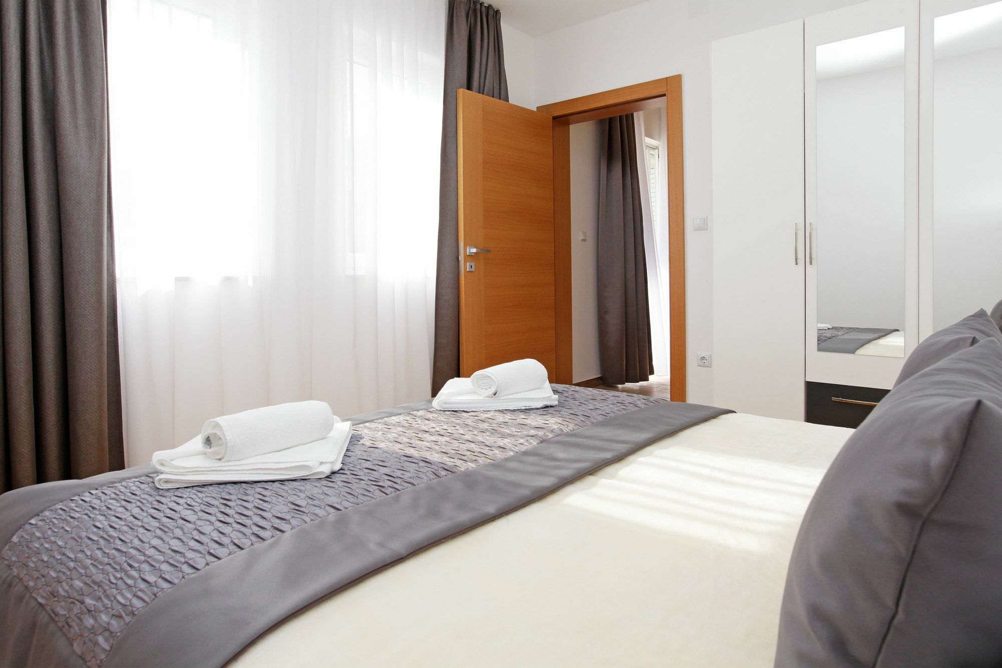 Apartments Mistral Bol Exterior photo